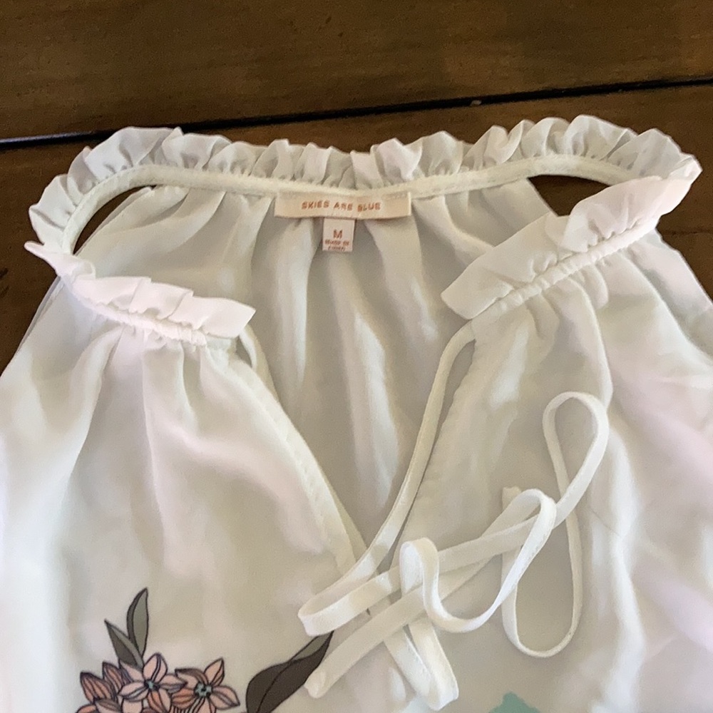 Flowery blouse - Picture 2 of 4